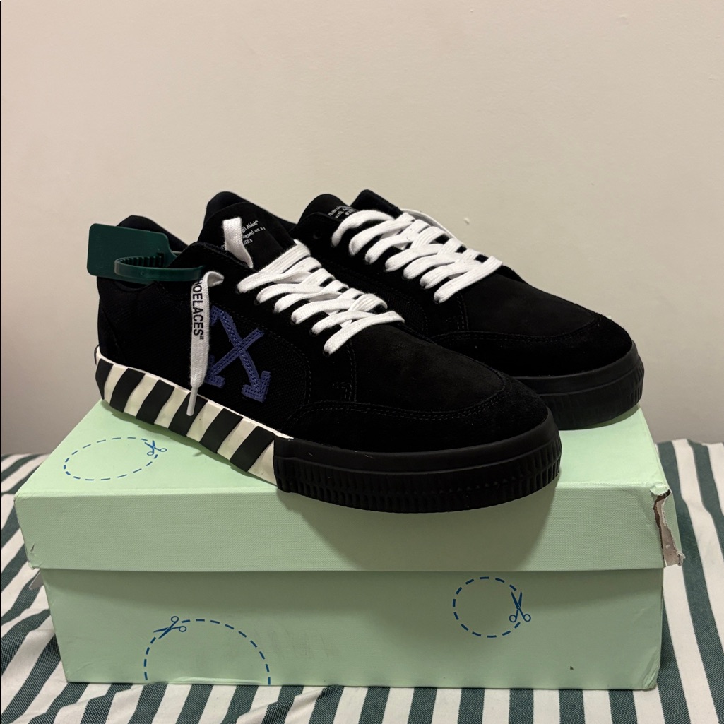 Off-White Black And White Striped Men's Sneakers